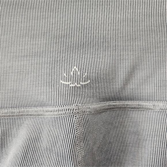 Beyond Yoga Grey Ribbed Legging Sz Small - Picture 4 of 7